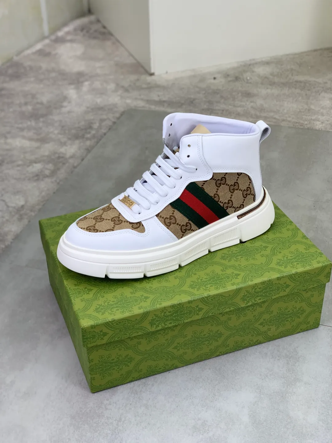 Men's shoes💰P420 💰[New Style] (GUCCI) The latest model from the official website🎁🎁Casual and fashionable men's shoes👟, hot style💥The style is simple and elegant, exclusive for trendy men. The unique double G element of the latest brand from the official website👑Gucci Original decoration, fashionable and generous, the fabric is original frosted calfskin✅Fully imported first-layer pigskin lining, the official website specifies wear-resistant, lightweight original rubber casual outsole, the classic model is taken in real life🎬38-44 2️⃣ colors available